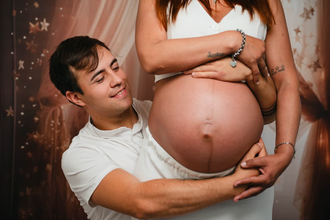 Sesión de maternity en el estudio de FotoMagic